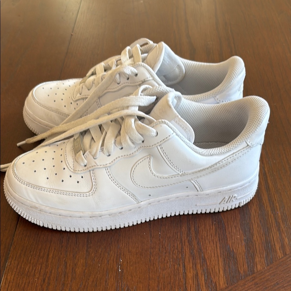 Nike Air Force 1’s Size 6